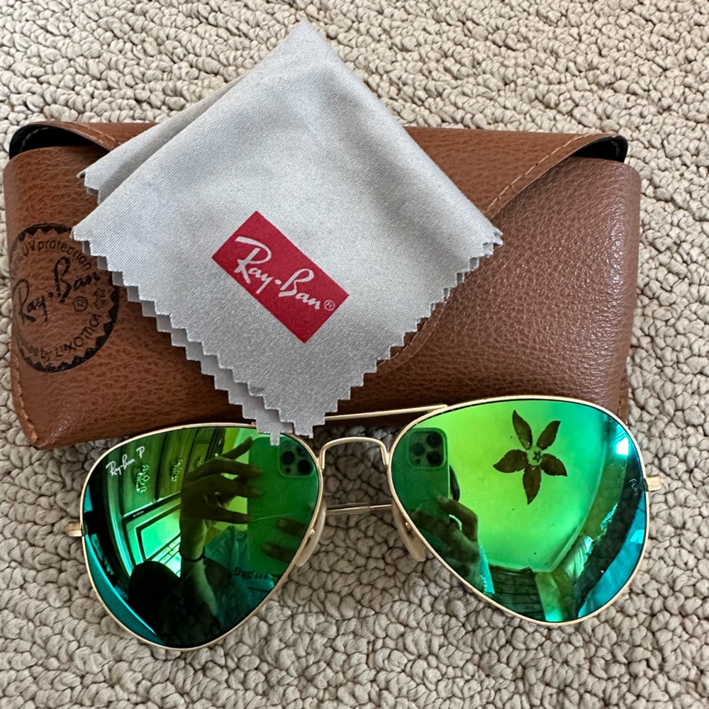 Polarized Ray-Ban aviators